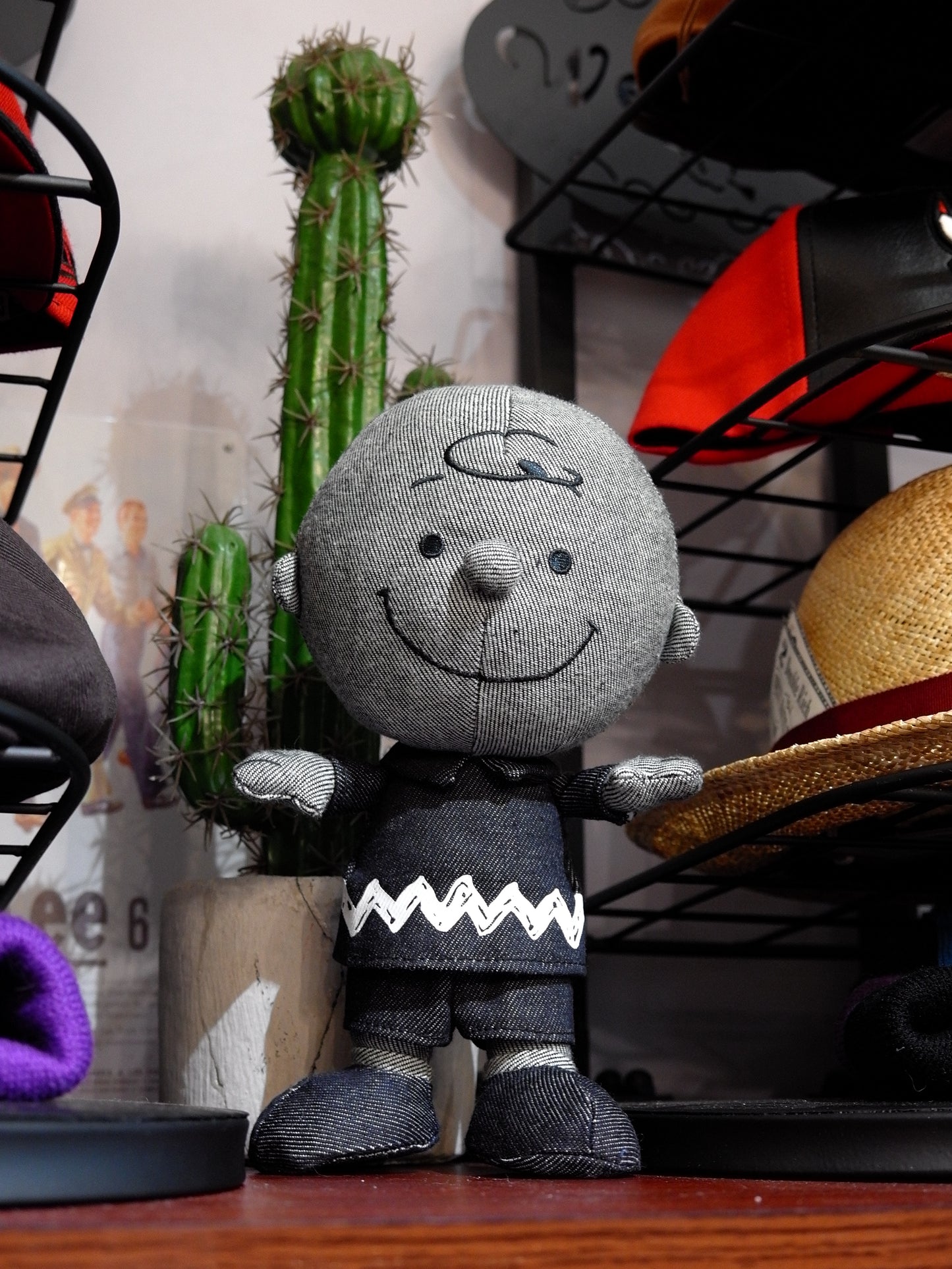 Edwin x Peanuts
Charlie Brown牛仔公仔