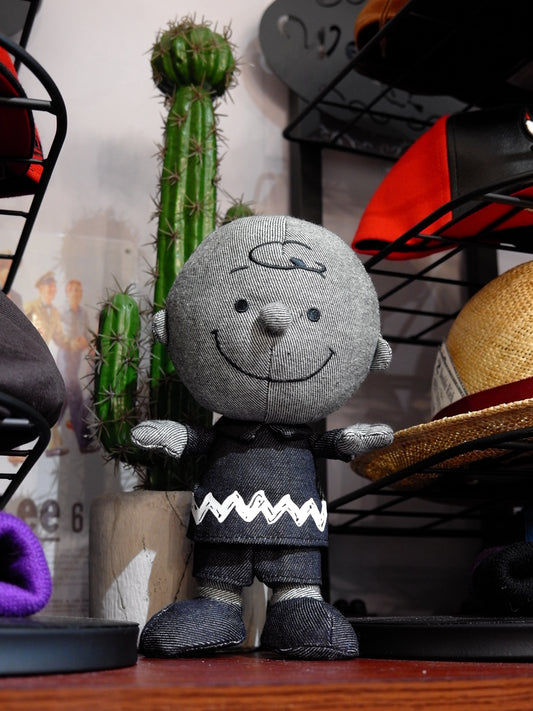 Edwin x Peanuts
Charlie Brown牛仔公仔