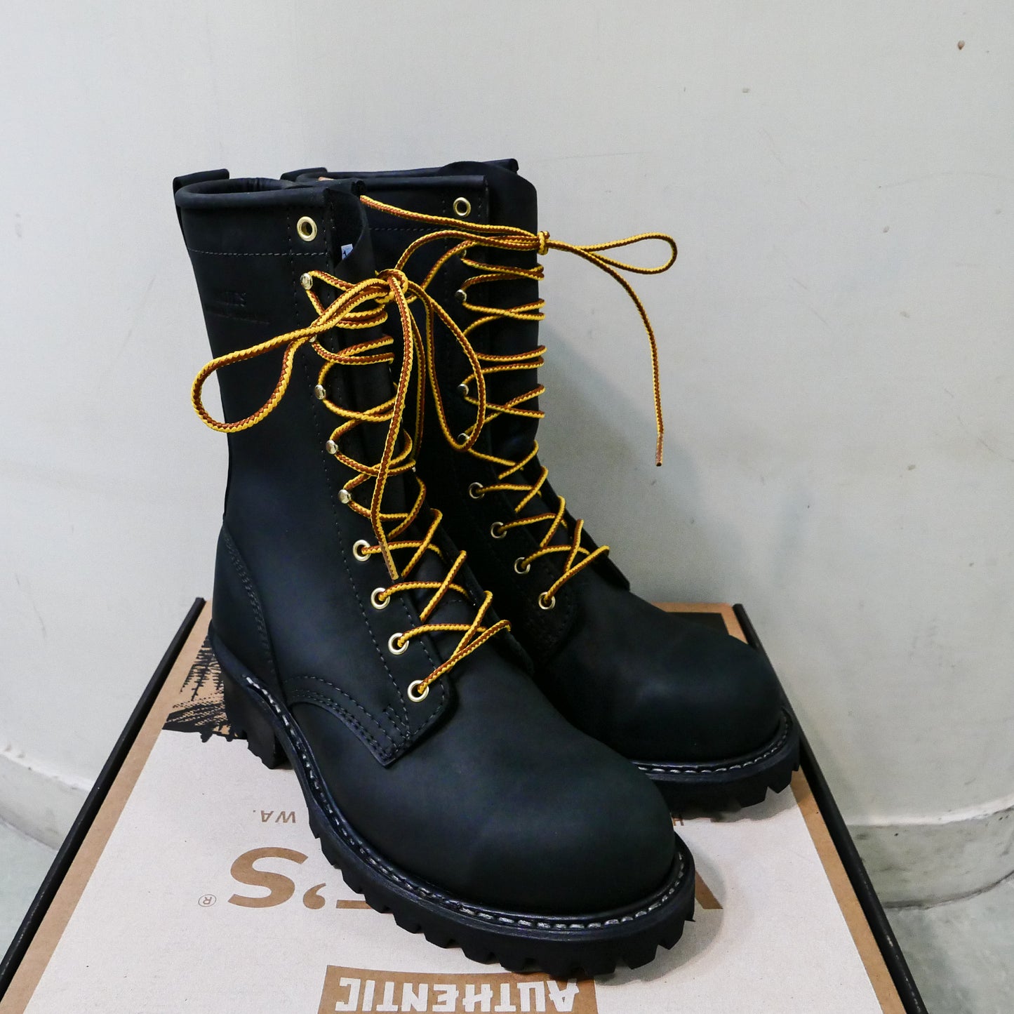 Whites boots 10’’ 鋼頭(Steel toe) 8D•8.5D•9D
