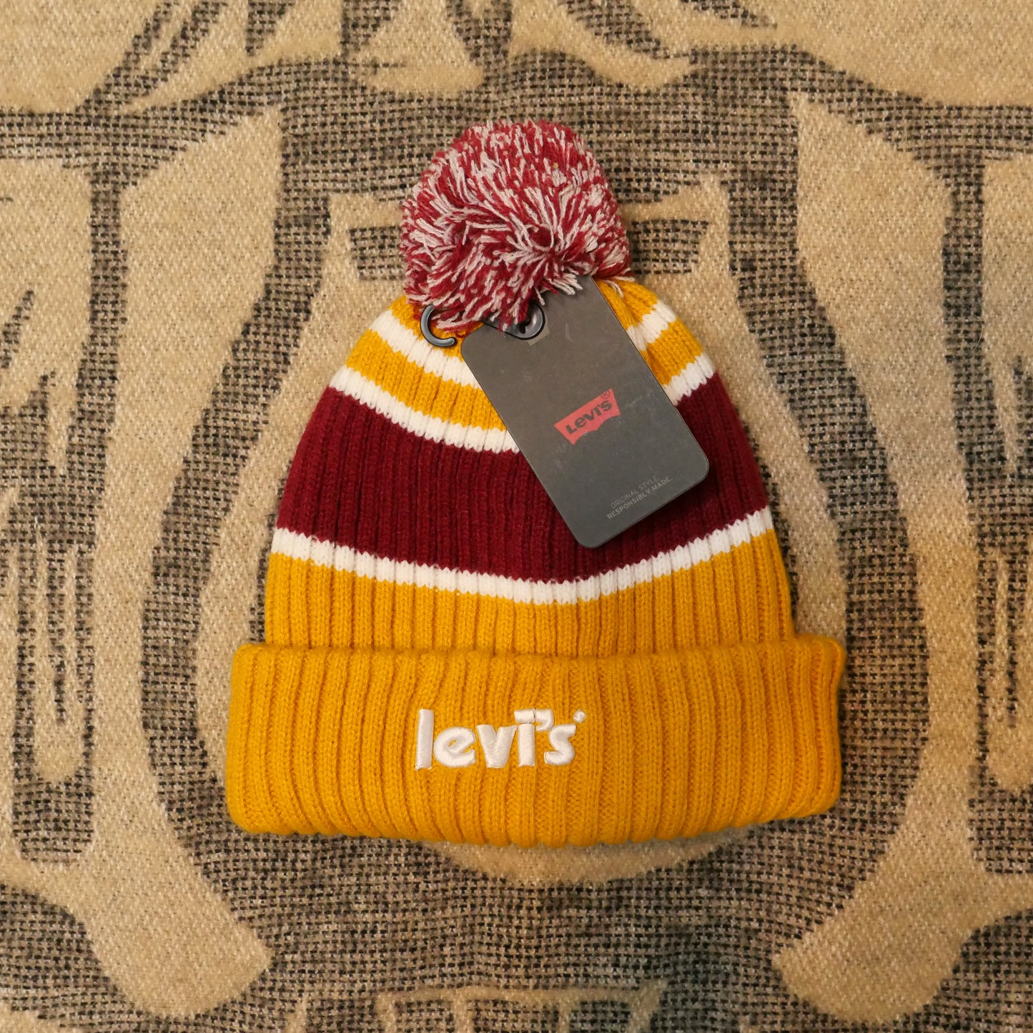 Levi’s logo beannie